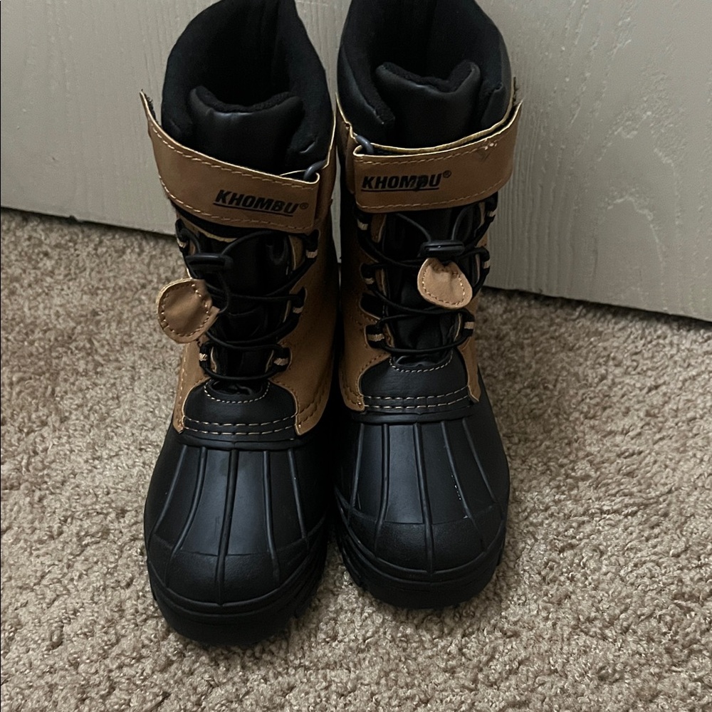 Khombu Kids Black and Brown Snow Boots